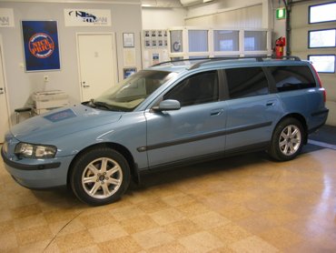 Volvo v70 lasien tummennus